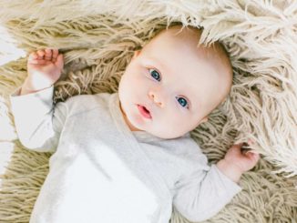 Baby schielt - was tun?