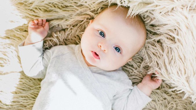 baby-schielt-ursachen-abhilfe Baby schielt - was tun?