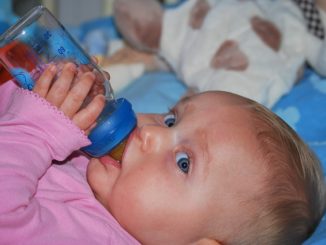 Wie kann ich Muttermilch warmhalten?