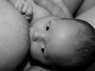 Gleichzeitiges Stillen von Kindern unterschiedlichen Alters ist generell moeglich