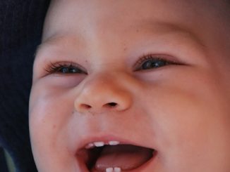Babys erste Zaehnchen