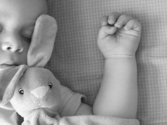 Warum schläft mein Baby so viel?